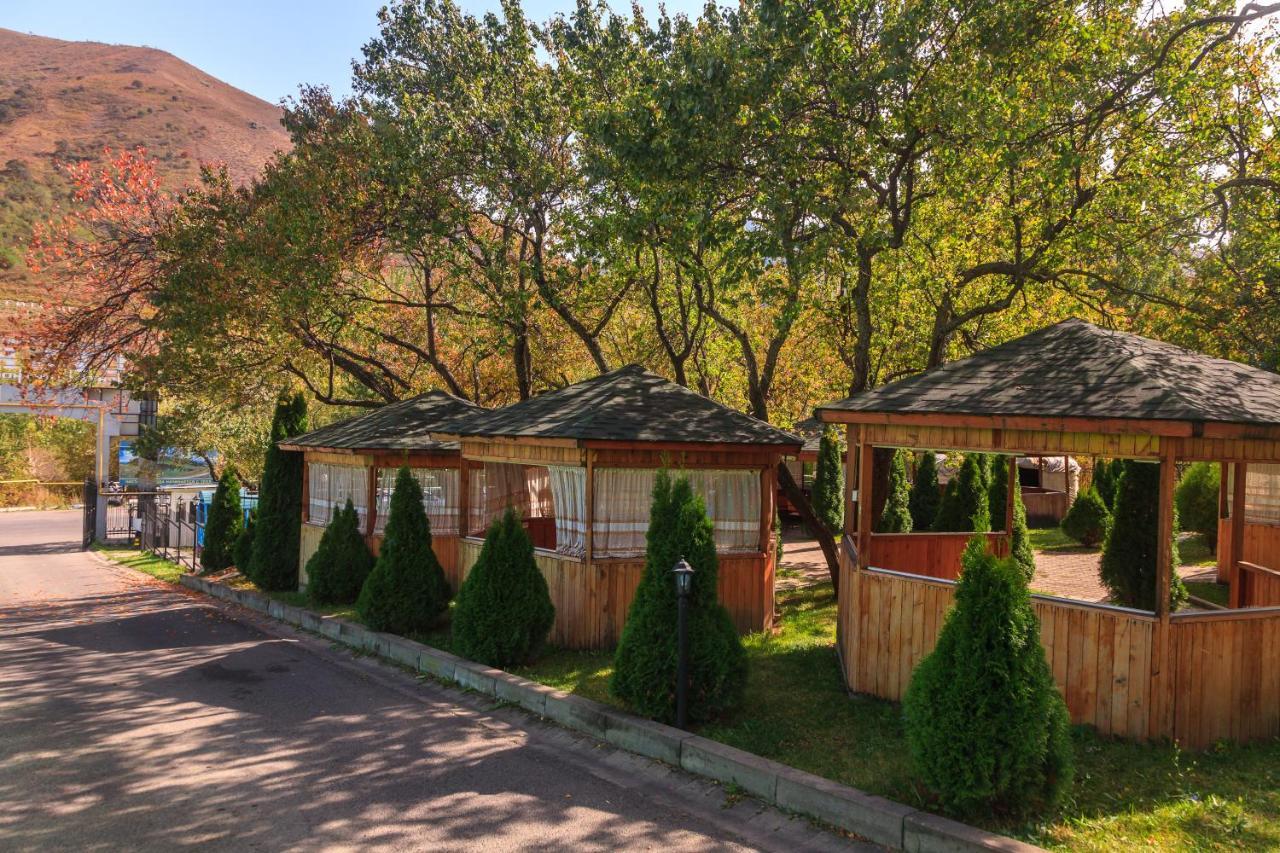 Sunkar Hotel Almaty Bagian luar foto