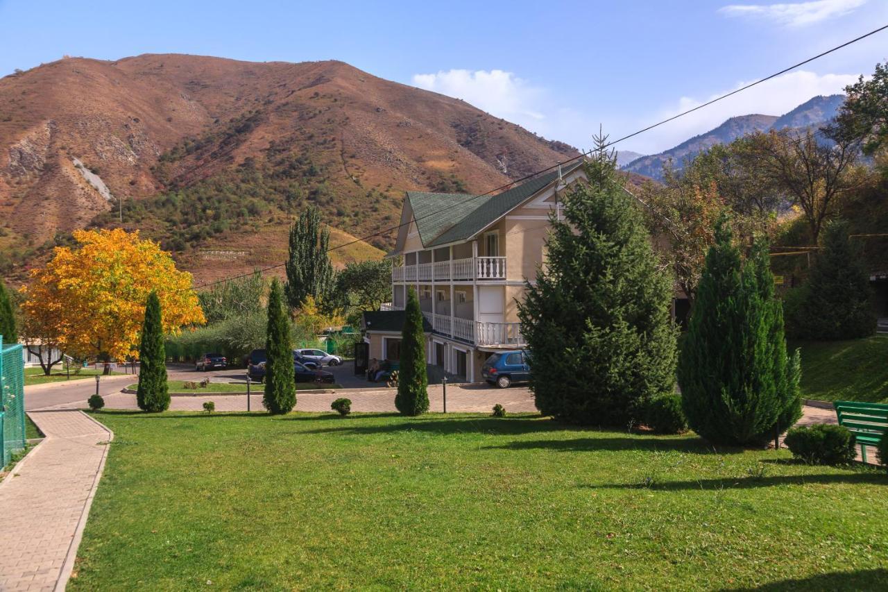 Sunkar Hotel Almaty Bagian luar foto