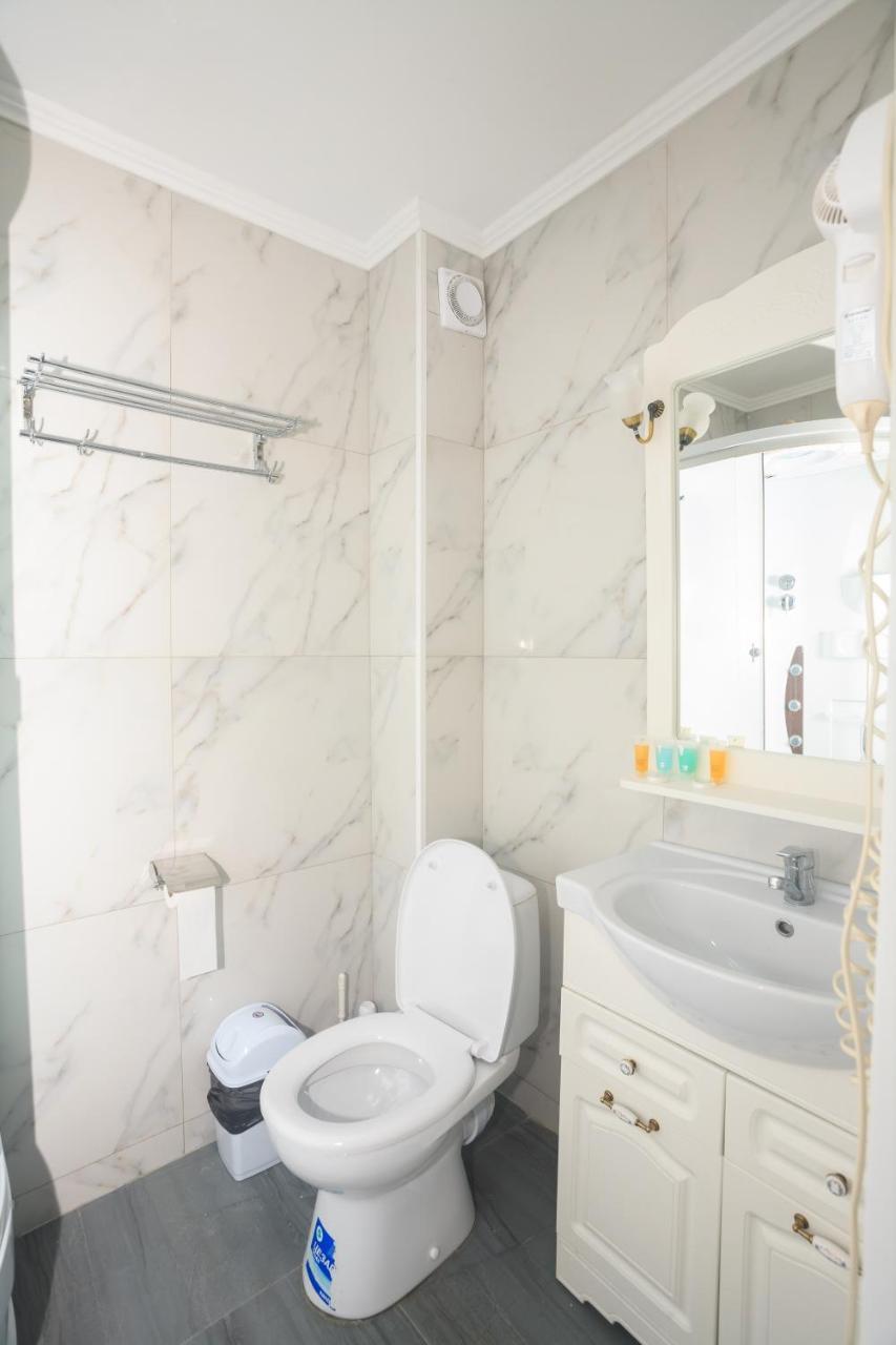 Sunkar Hotel Almaty Bagian luar foto