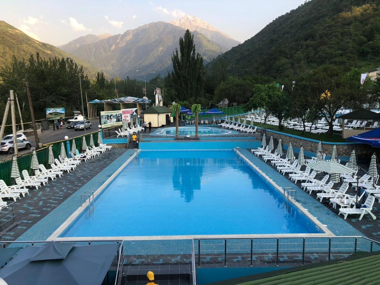 Sunkar Hotel Almaty Bagian luar foto