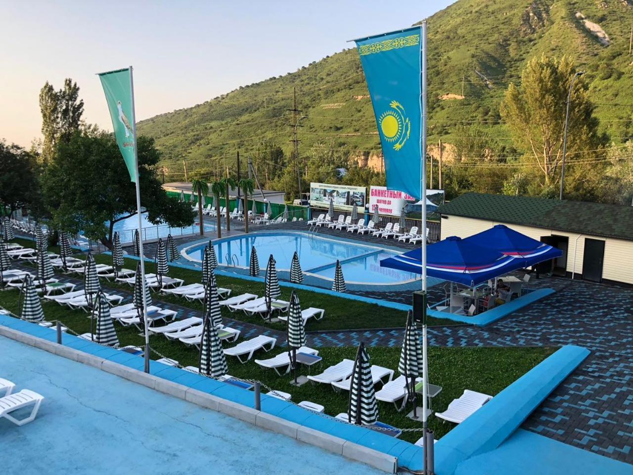 Sunkar Hotel Almaty Bagian luar foto