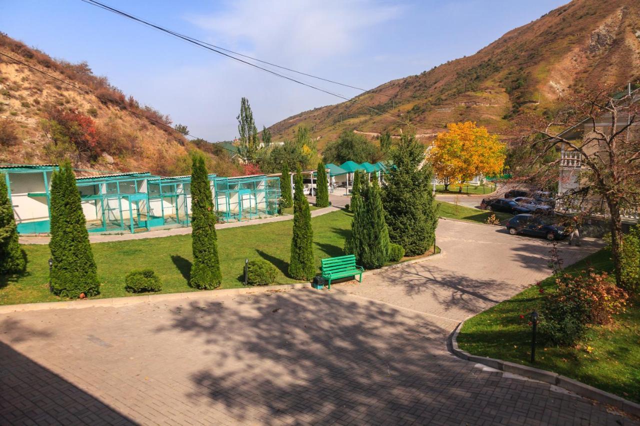 Sunkar Hotel Almaty Bagian luar foto
